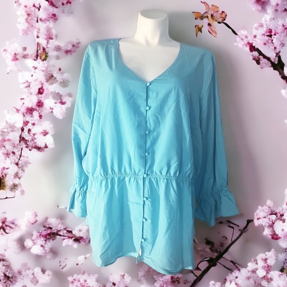 Lane Bryant Tops - Lane Bryant Peplum Blouse with Angel Sleeves Plus Size 26/28, 4X